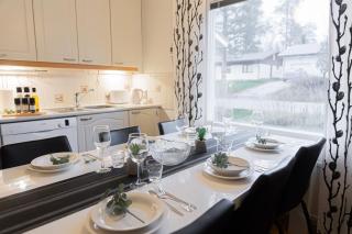 Forest Side Family House By BookLapland - 8