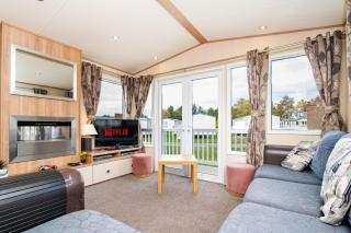 3 Bedroom Static Caravan-Seton Sands - 9