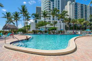 Family-Friendly Beach Condo Steps to the Ocean- 9th floor - 8
