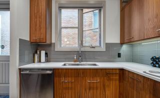 Rare Find, Double King Beds, Cozy and Vibrant - 5