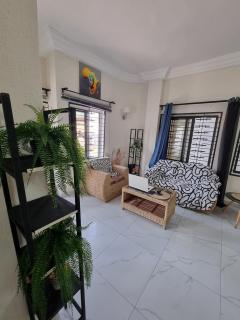 Beau meublé , cadre paisible - 2