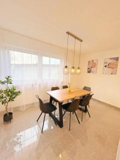 Basilisk Homes - in Grenzach-Wyhlen bei Basel - 4 x Moderne Fewos je 1bis2, 1bis4 oder 1bis6 Pers mit Küche und Balkon oder Terrasse - Parkplätze vorhanden - 8