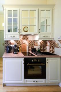 Discover Krakow Apartments - 8 Rakowicka St - Stylish Balcony Apartment with Netflix - 9