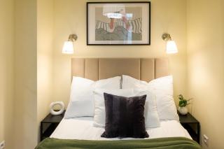 Discover Krakow Apartments - 8 Rakowicka St - Stylish Balcony Apartment with Netflix - 7