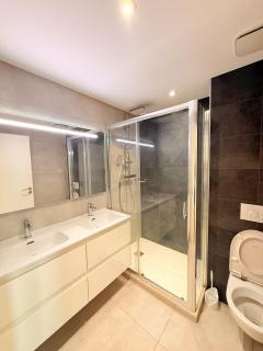 Larger studio apartment, great view - 2