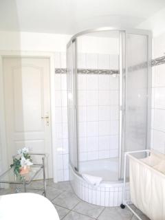 Birkmaase 12 - Kapitänshaus Jacqueline 4-Sterne Komfort FeWo im EG links - 2