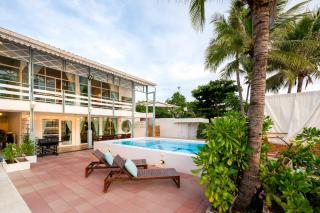 Beachfront Pool Deluxe Livingroom,Kitchen&BBQ - 9