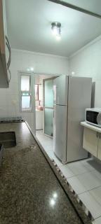 2-bedroom apartment, 100 meters from the beach and shops - Guarujá - 6
