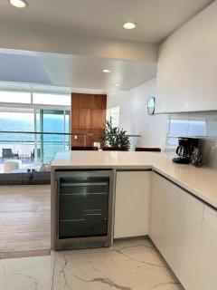 Casa Vista Malibu- hot tub, ocean view, steps to beach - 3