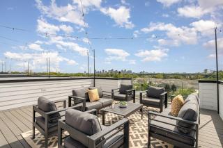 Rhythm Row - Rooftop Hot Tubs - Mins to Broadway - 5