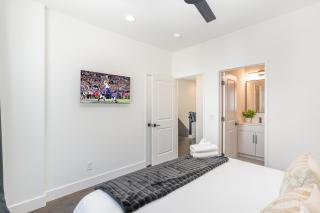 Rhythm Row - Rooftop Hot Tubs - Mins to Broadway - 4