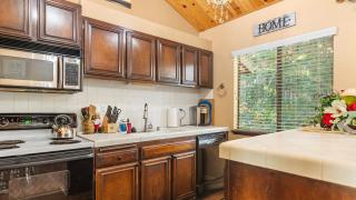 Peaceful Mountain Cabin w Decks Private Beach Access Pine Haven by AvantStay - 5