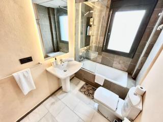 Urban Escape and Modern Comfort at Corniche - Tangier - 3