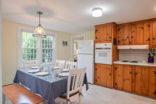 Minutes to Nantucket Sound Beaches - 2