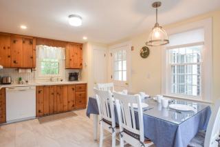 Minutes to Nantucket Sound Beaches - 1