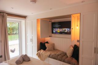 Countryside Retreat with hot tub - 2