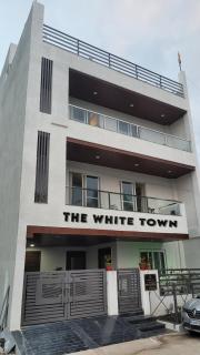 The White Town - 6