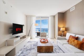 Luxury Oceanview Condo at Lyfe Resort - STEPS TO THE OCEAN, HOT TUB AND ROOFTOP POOL - 2