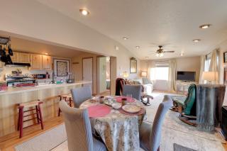 Close to Hot Minerals Soak! Glacier NP Stopover - 4