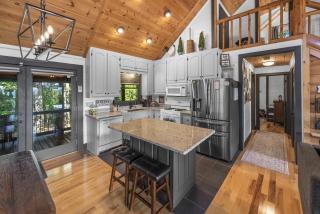 Heavenly Mountain VIew Hot Tub Fire Pit - 5