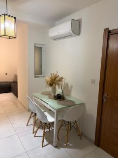 Tedds Cosy 2 bedroom Apartment - 8