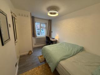 Private Room & shower- Near Central Manchester - 9
