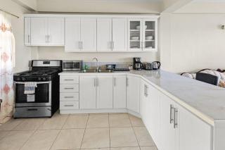 Oceanview• Mins to the Beach•Private BR Balconies - 7