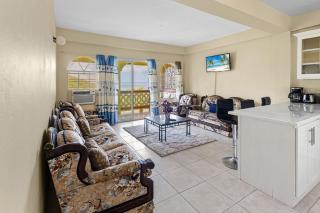 Oceanview• Mins to the Beach•Private BR Balconies - 5