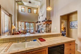 Mammoth Green 219 - 2