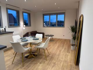 T2 neuf marbre et or - écran géant - Netflix - 5