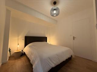 T2 neuf marbre et or - écran géant - Netflix - 1