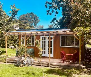 Wattle Creek Cottage with Breakfast Basket - 0