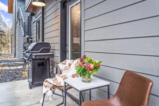 Spacious 3BR Haven in Scenic Canmore - 6