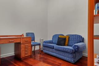 Gorgeous New York-Style Loft with Deck and Air-con - 7