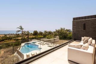 Malibu Coastal Paradise with Pool, Spa and Tennis Court - 3