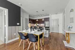 Great for kids Sleeps 10 Lux 2B The Star Toyota - 5