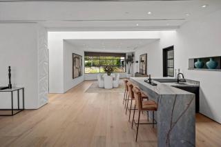 Prestigious 6BR BH Mansion W. Pool, Theatre, Views - 1