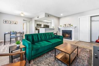 Trendy 2BR Apartment with Pool and Gym Access - 3