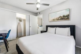 Relaxing 2BR Apartment with Pool and Gym - 2