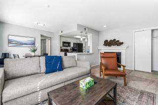 Bright and Contemporary 2BR with Gym and Pool - 9