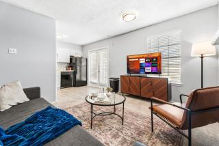 Upscale 1BR with Pool, Gym, and Modern Touches - 9