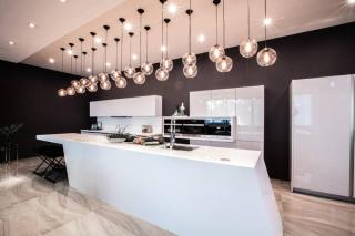 Beverly Hills Luxurious 4BR Villa with Pool and Views - 7