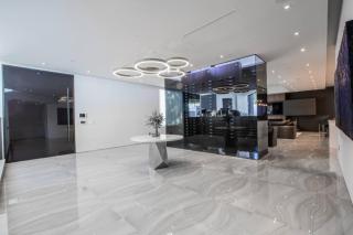 Beverly Hills Luxurious 4BR Villa with Pool and Views - 1