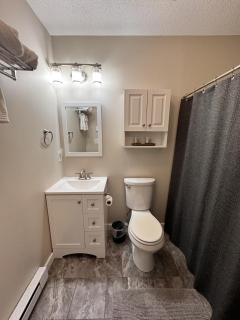 1 Bedroom Queen Log Bed River View Balcony Pool - 4
