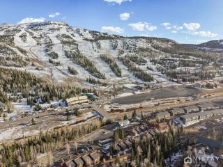Ski Hill Views and Cozy Fireplace in Brianhead - 6