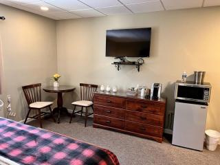 King Room with Loon Mountain & River Views, Indoor Pool - 1