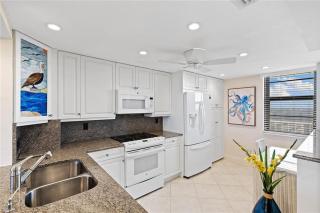 Beachfront condo with year-round sunsets - 1