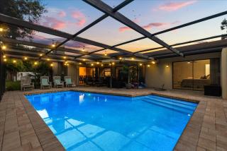 Family-Friendly 3BR Getaway Saltwater pool - 5