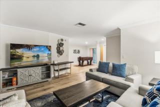 Family-Friendly 3BR Getaway Saltwater pool - 9
