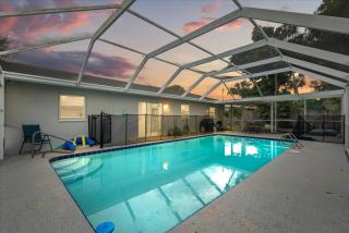 Spacious Pool Villa Just Minutes from the Beach - 2